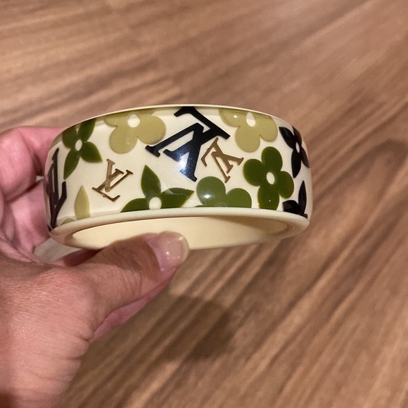A80- 💯 % Louis Vuitton inclusion bangle - Picture 4 of 6
